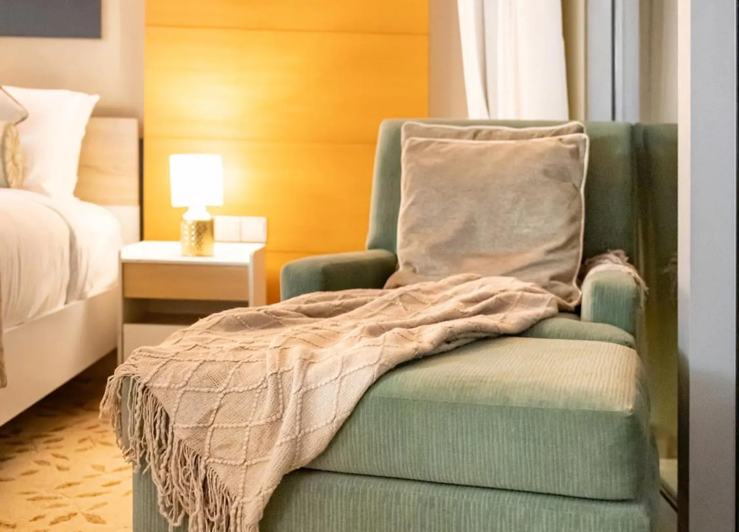 Chic Luxe Studio Dubai Mall