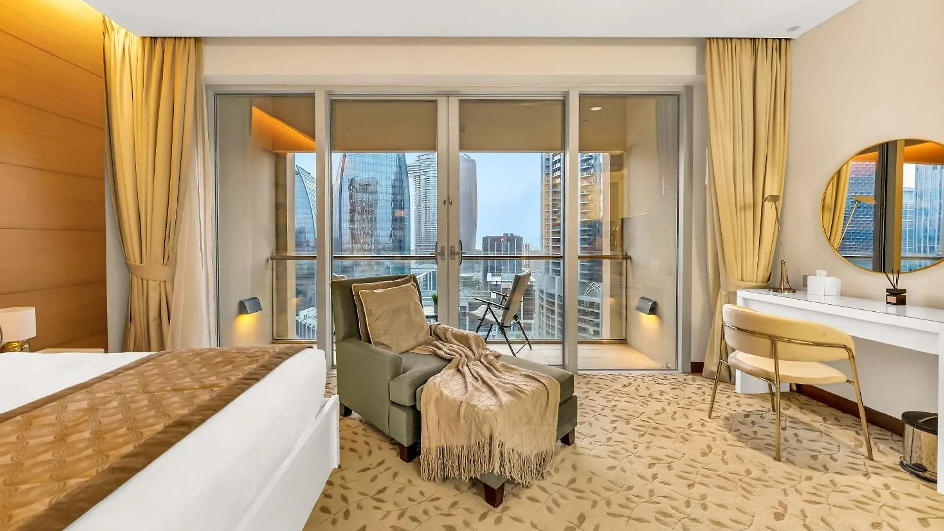 Chic Luxe Studio Dubai Mall